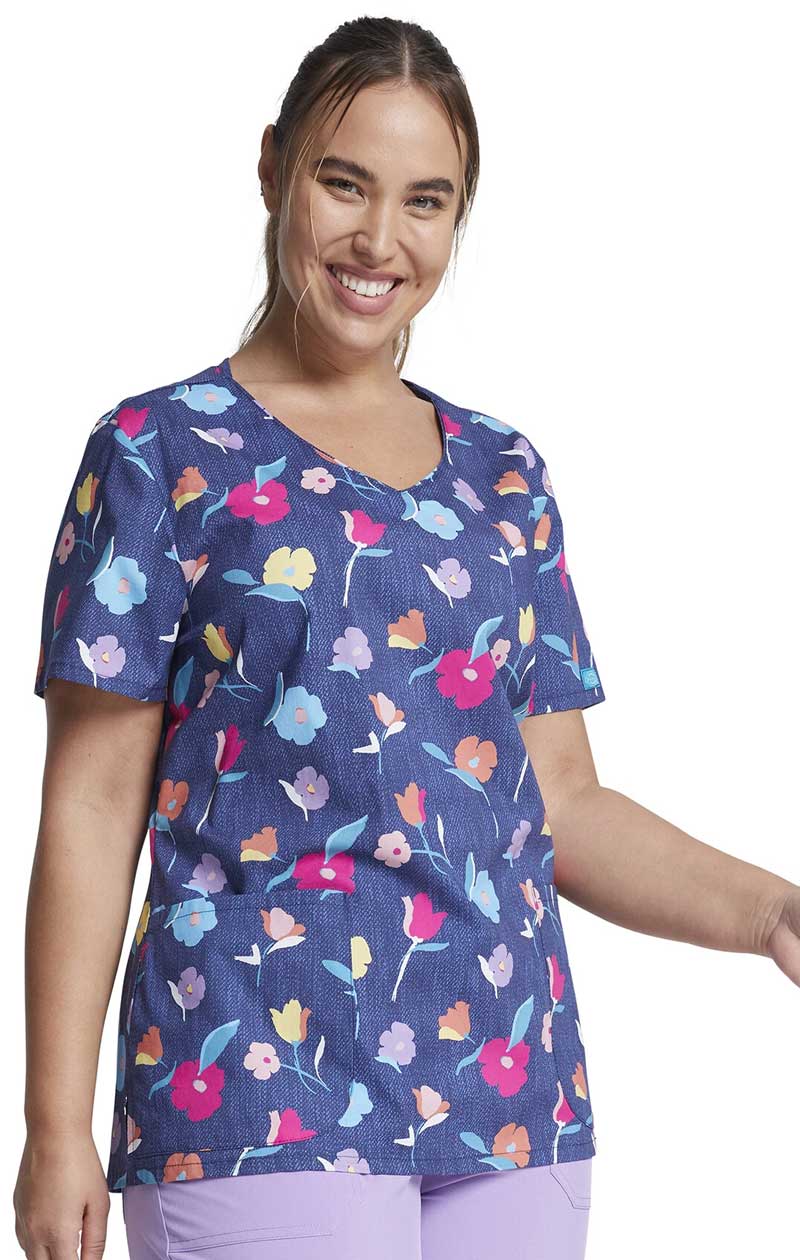 Product - XL-Printed V-Neck Scrub Top